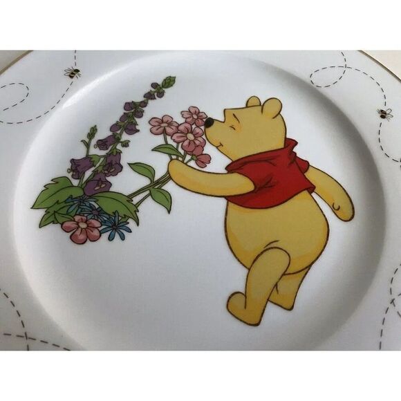Disney Winnie The Pooh 10.5” Ceramic Dinner Plate Spring Days Flowers NEW - Picture 2 of 9